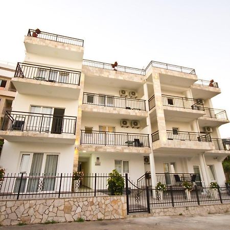 Apartments Saric Бар Екстериор снимка
